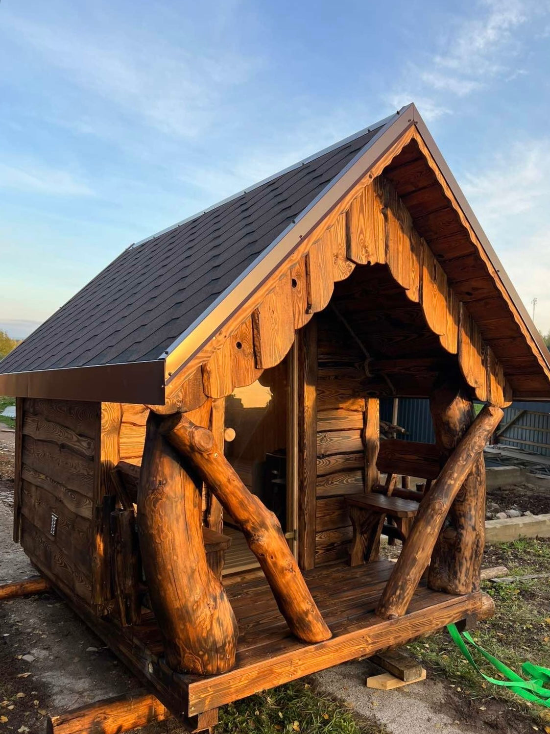 3.1m x 2.1m Thermo-Wood Sauna – Scandinavian Elegance with a Carved Wood Terrace