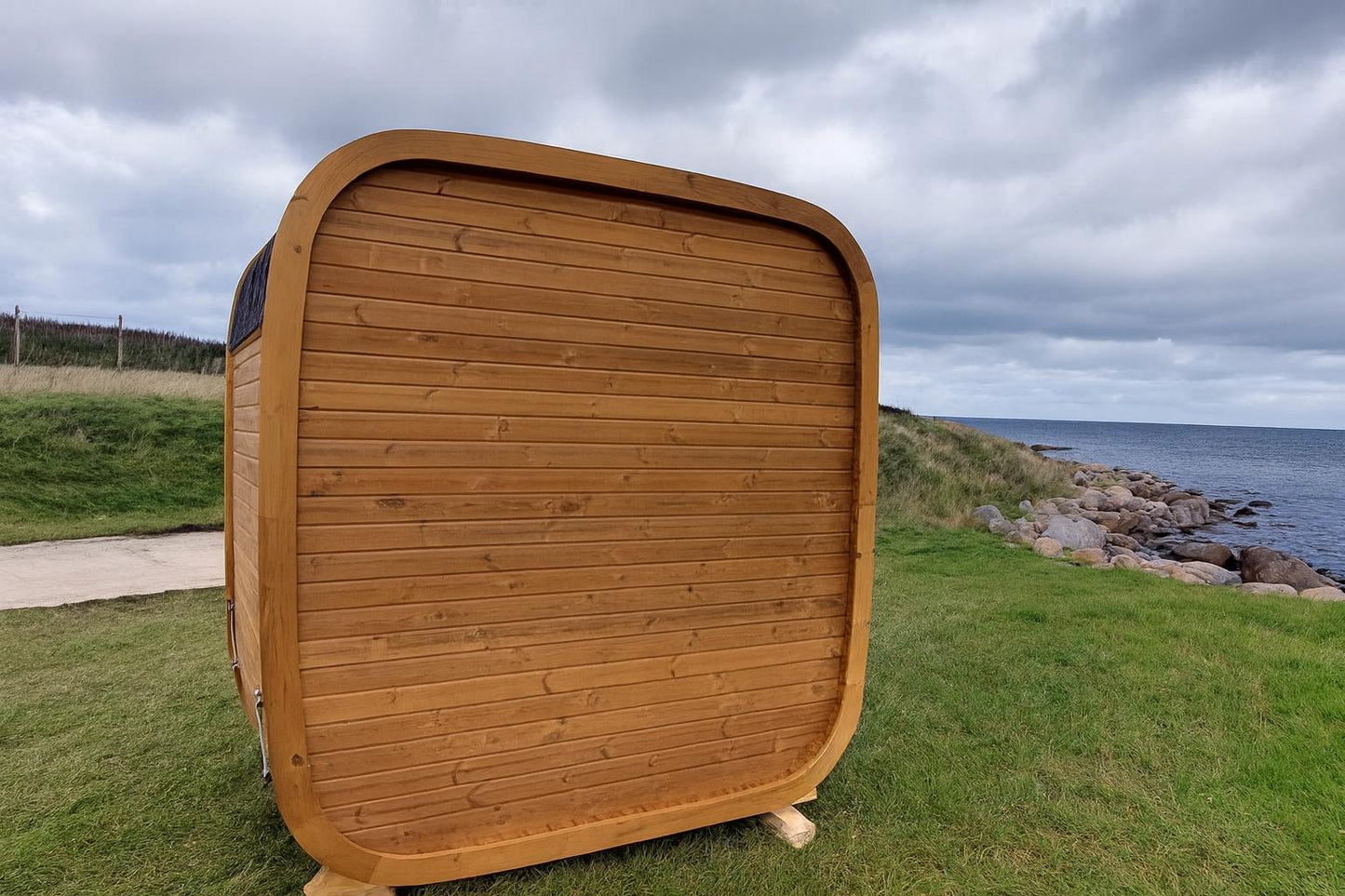 Stunning 3-4 person Cube sauna!!! Produced from Scandinavian Thermowood!!